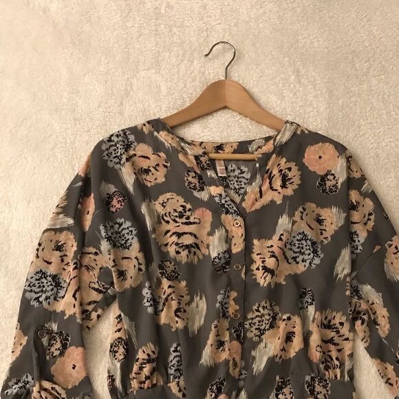 : : Xhilaration Floral Blouse : : - Picture 2 of 9